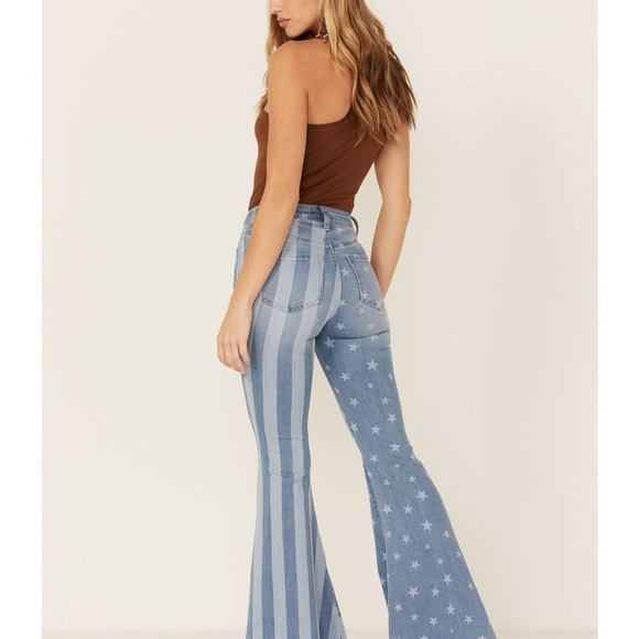 SHYANNE WOMEN'S STARS & STRIPES PRINT HIGH RISE SUPER FLARE JEANS, Sz 26 - Picture 4 of 9